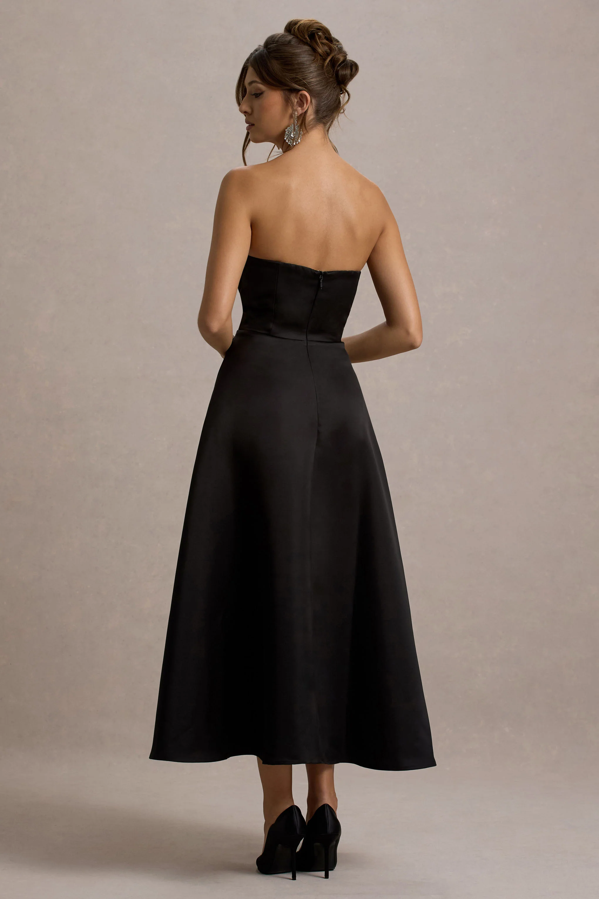 Wintour | Black Satin Sweetheart Midi Dress - Image 2